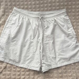 Under Armour Men’s 5.5 volleyball shorts